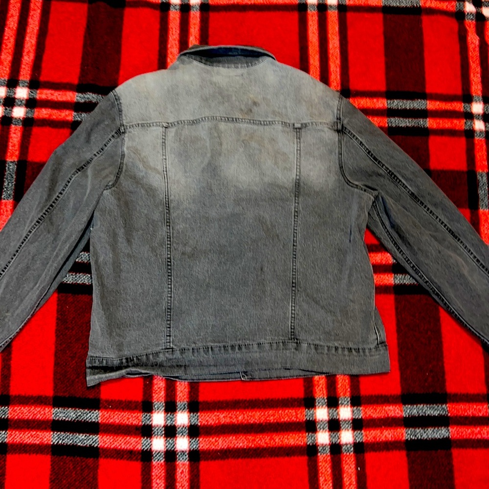 Only worn once and stayed in my closet forever just trying to get rid of it.